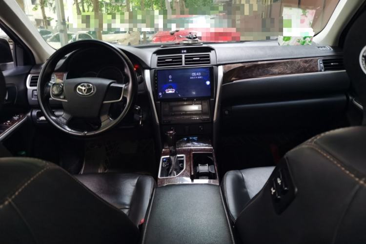 Used Toyota Camry 2016 2.0G 10th Anniversary Leading Edition Center Console