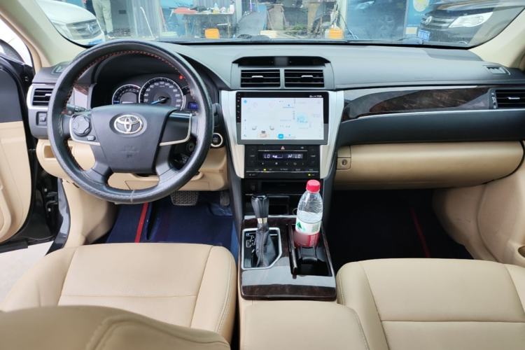 Used Toyota Camry 2016 2.0E 10th Anniversary Elite Edition Center Console