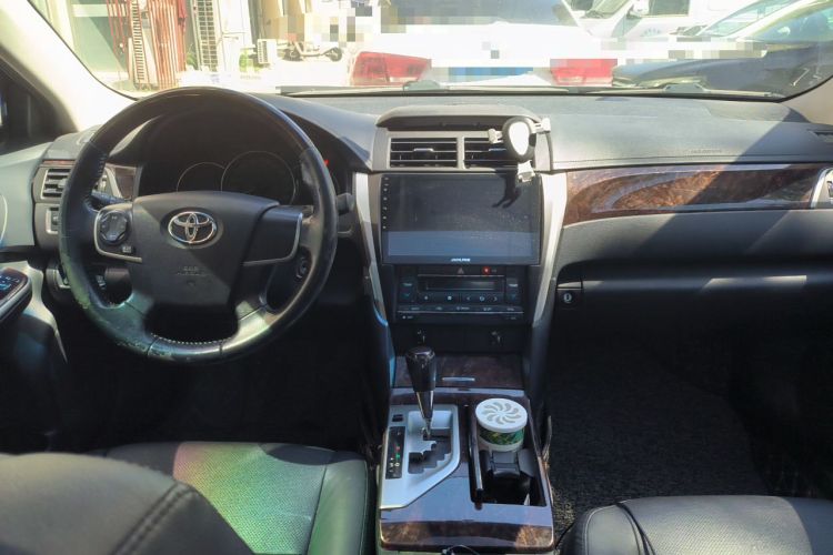 Used Toyota Camry 2016 2.0G 10th Anniversary Leading Edition Center Console
