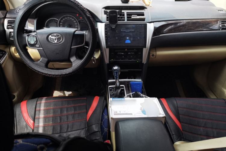 Used Toyota Camry 2016 2.0E 10th Anniversary Elite Edition Center Console