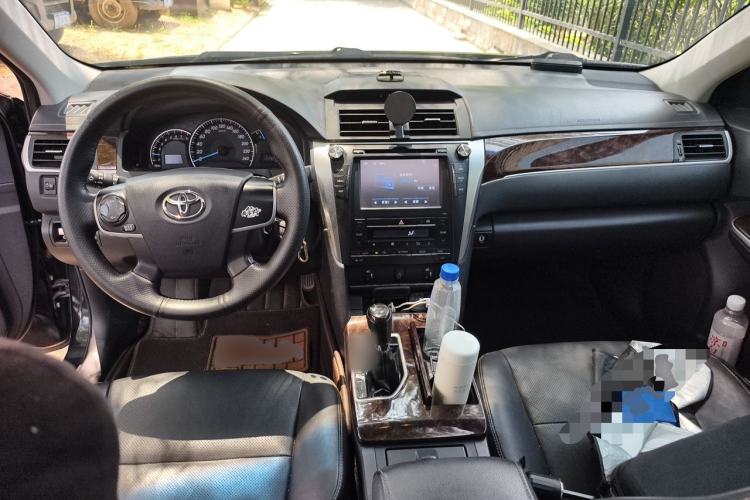 Used Toyota Camry 2016 2.0G 10th Anniversary Leading Edition Center Console