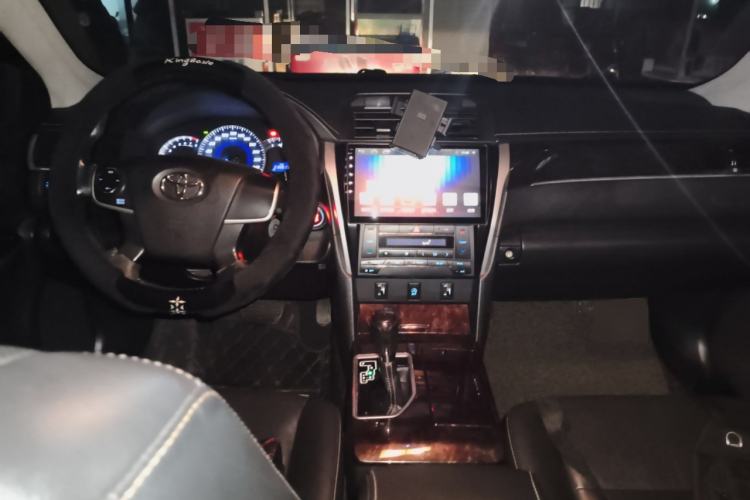 Used Toyota Camry 2016 2.0G 10th Anniversary Leading Edition Center Console