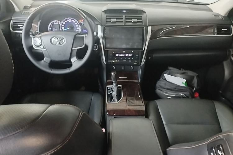 Used Toyota Camry 2016 2.0G 10th Anniversary Leading Edition Center Console