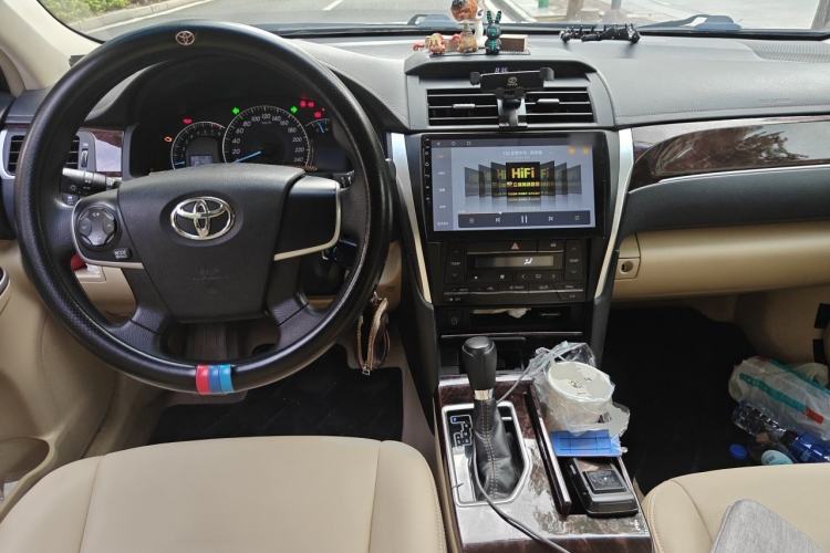 Used Toyota Camry 2016 2.0E 10th Anniversary Elite Edition Center Console