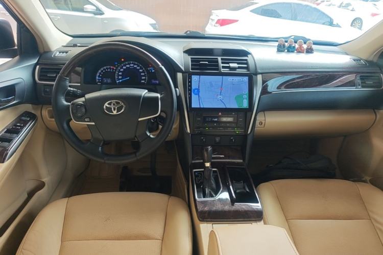 Used Toyota Camry 2016 2.0G 10th Anniversary Leading Edition Center Console
