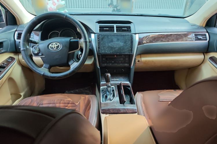 Used Toyota Camry 2016 2.0G 10th Anniversary Leading Edition Center Console
