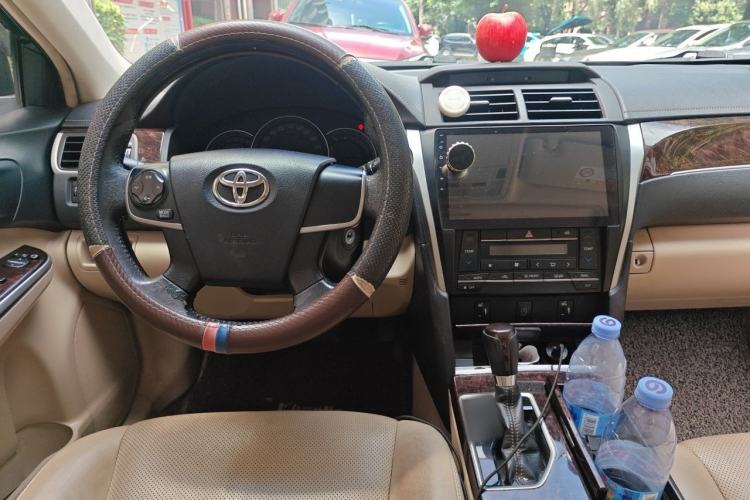 Used Toyota Camry 2016 2.0G 10th Anniversary Luxury Edition Center Console
