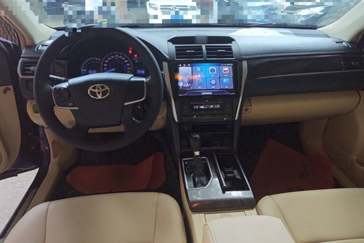 Used Toyota Camry 2016 2.0E 10th Anniversary Elite Edition Center Console