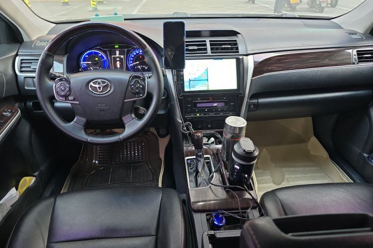 Used Toyota Camry 2016 Dual-Engine 2.5 HG 10th Anniversary Deluxe Navigation Edition Center Console