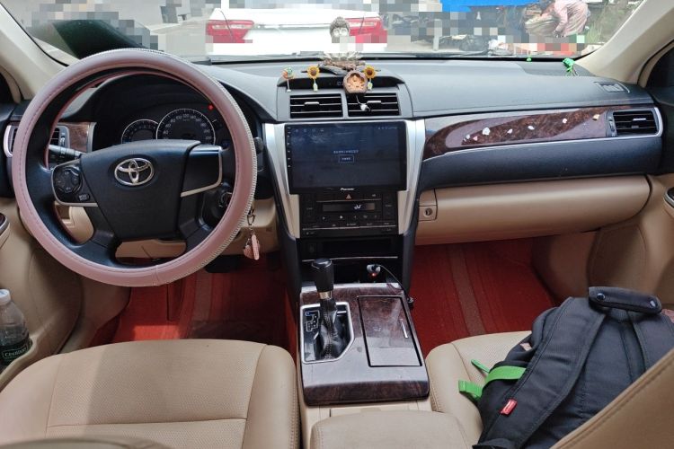 Used Toyota Camry 2016 2.0E 10th Anniversary Elite Edition Center Console