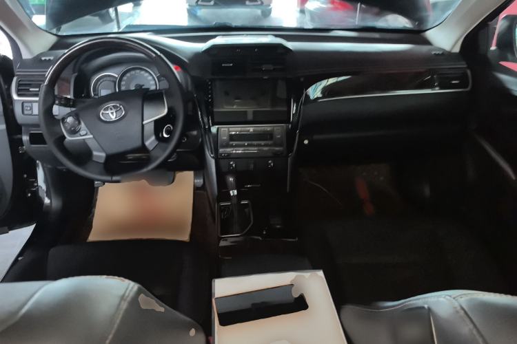 Used Toyota Camry 2016 2.0G 10th Anniversary Leading Edition Center Console