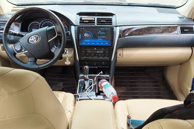 Used Toyota Camry 2016 2.0G 10th Anniversary Leading Edition Center Console