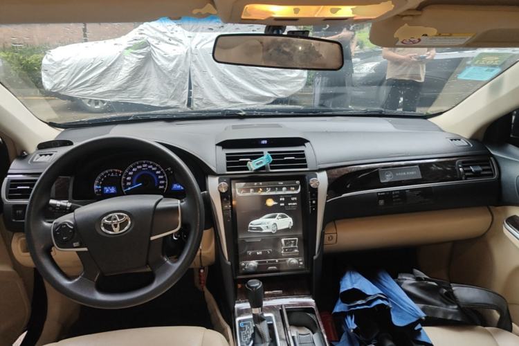 Used Toyota Camry 2016 2.0E 10th Anniversary Elite Edition Center Console