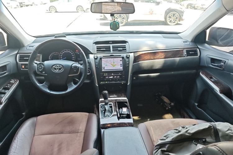 Used Toyota Camry 2016 2.5G 10th Anniversary Deluxe Navigation Edition Center Console