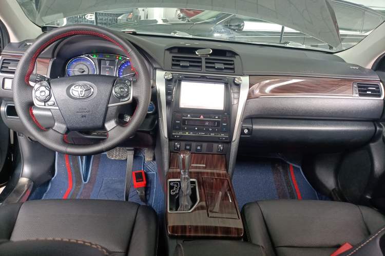 Used Toyota Camry 2016 Dual-Engine 2.5 HG 10th Anniversary Deluxe Navigation Edition Center Console