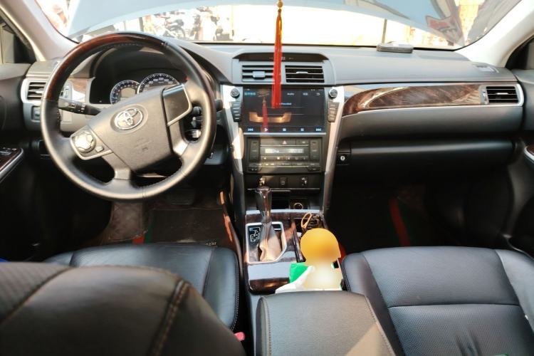 Used Toyota Camry 2016 2.0G 10th Anniversary Leading Edition Center Console