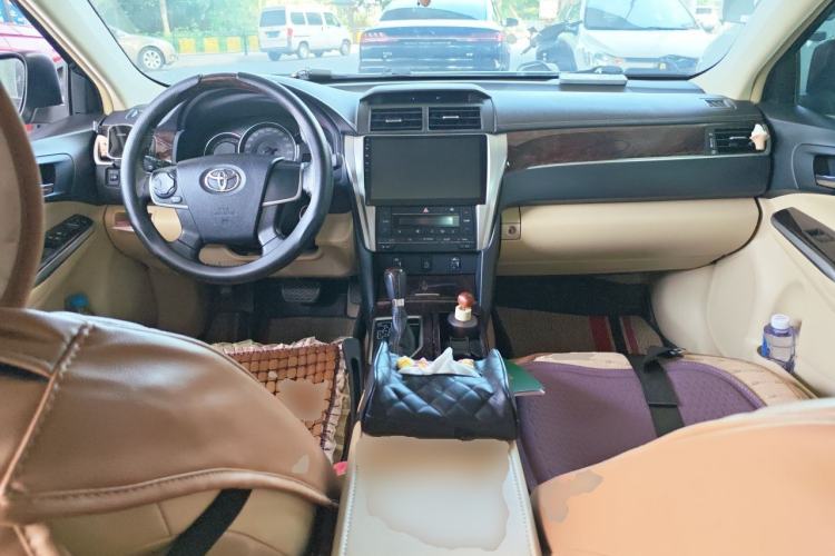 Used Toyota Camry 2016 2.0G 10th Anniversary Leading Edition Center Console
