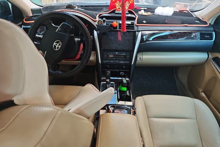 Used Toyota Camry 2016 2.0G 10th Anniversary Leading Edition Center Console
