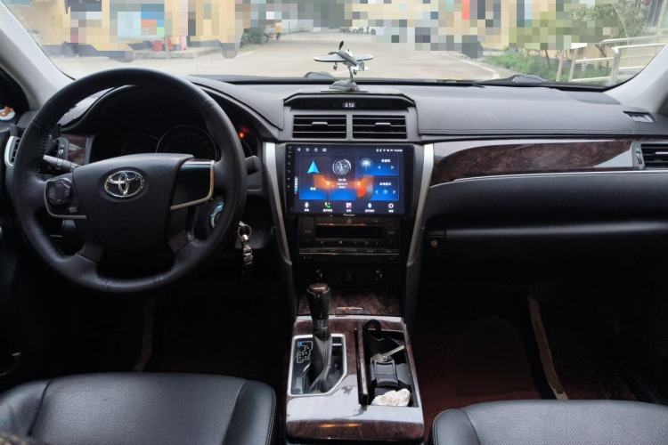 Used Toyota Camry 2016 2.0G 10th Anniversary Leading Edition Center Console