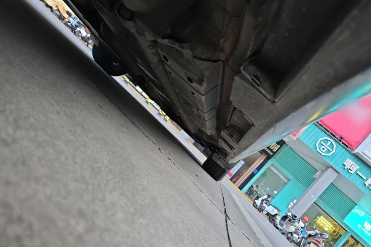 Used Toyota Camry 2016 Dual-Engine 2.5 HG 10th Anniversary Deluxe Navigation Edition Chassis Rear Right