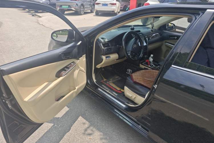 Used Toyota Camry 2016 2.0G 10th Anniversary Leading Edition Driver Seat