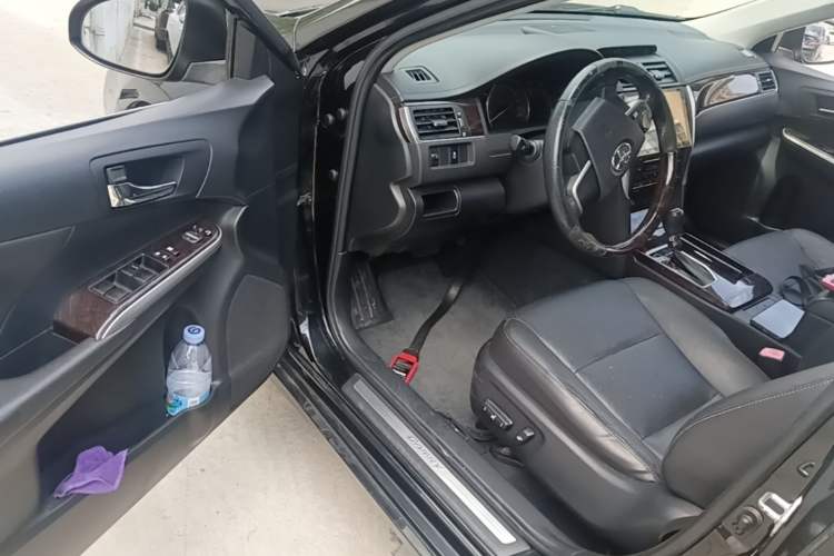Used Toyota Camry 2016 2.0G 10th Anniversary Leading Edition Driver Seat