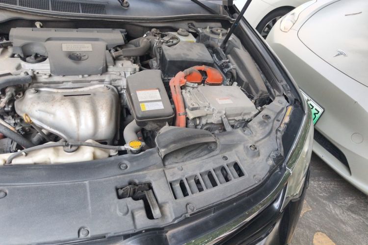 Used Toyota Camry 2016 Dual-Engine 2.5 HG 10th Anniversary Deluxe Navigation Edition Engine Bay Left