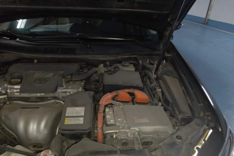 Used Toyota Camry 2016 Dual-Engine 2.5 HG 10th Anniversary Deluxe Navigation Edition Engine Bay Left