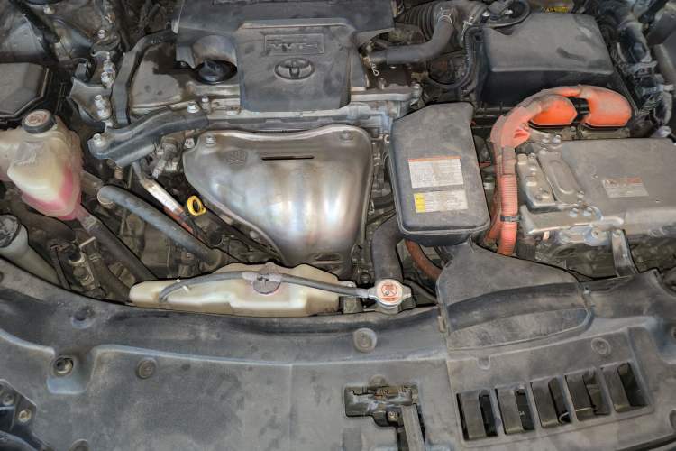 Used Toyota Camry 2016 Dual-Engine 2.5 HG 10th Anniversary Deluxe Navigation Edition Engine Bay
