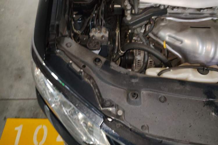 Used Toyota Camry 2016 2.0G 10th Anniversary Leading Edition Engine Bay Right
