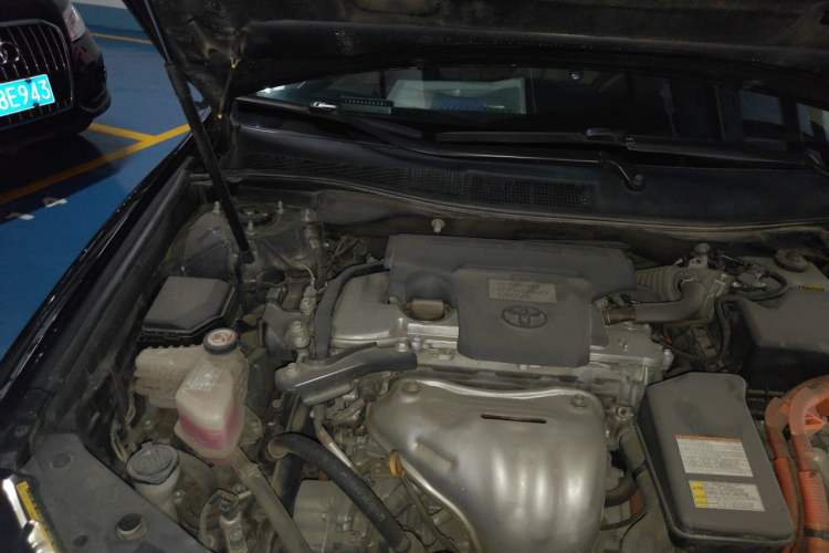 Used Toyota Camry 2016 Dual-Engine 2.5 HG 10th Anniversary Deluxe Navigation Edition Engine Bay Right