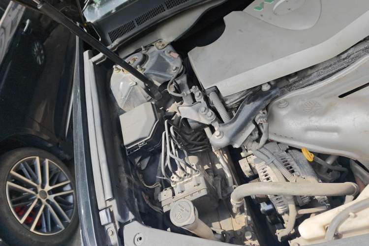 Used Toyota Camry 2016 2.0E 10th Anniversary Elite Edition Engine Bay Right