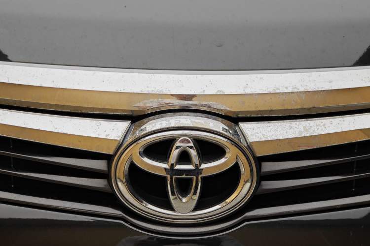 Used Toyota Camry 2016 2.0E 10th Anniversary Elite Edition Exterior 12