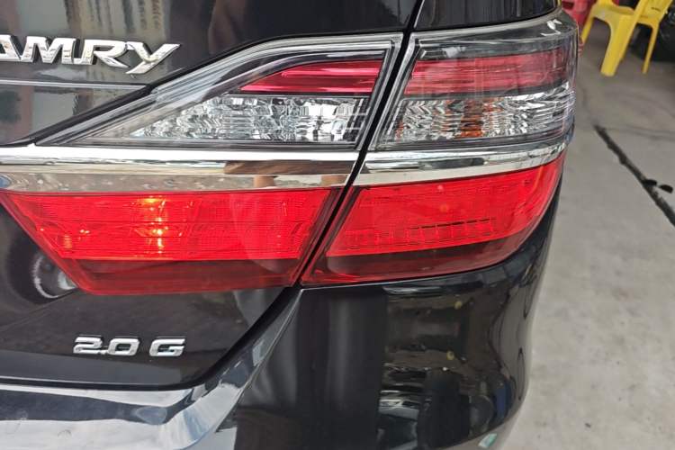 Used Toyota Camry 2016 2.0G 10th Anniversary Leading Edition Exterior 3