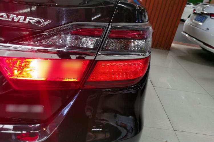 Used Toyota Camry 2016 2.0G 10th Anniversary Leading Edition Exterior 3