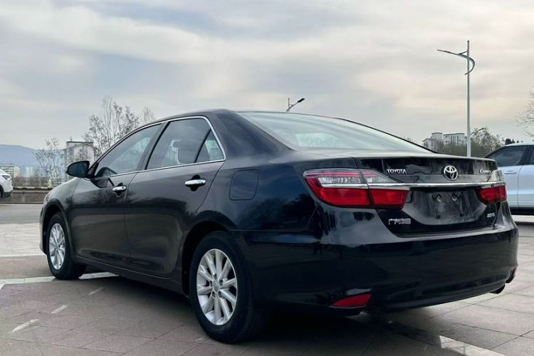 Used Toyota Camry 2016 2.0G 10th Anniversary Leading Edition Exterior 3