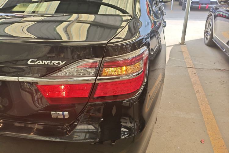 Used Toyota Camry 2016 Dual-Engine 2.5 HG 10th Anniversary Deluxe Navigation Edition Exterior 3