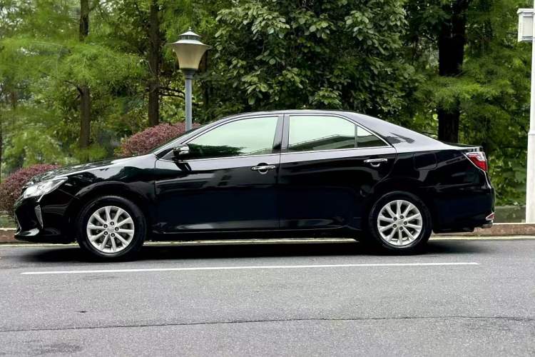 Used Toyota Camry 2016 2.0G 10th Anniversary Leading Edition Exterior 4