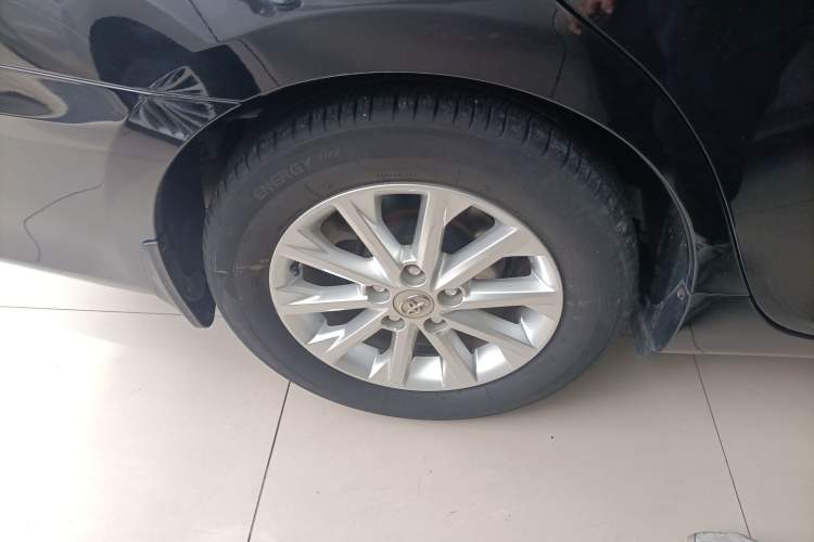Used Toyota Camry 2016 Dual-Engine 2.5 HG 10th Anniversary Deluxe Navigation Edition Exterior 5