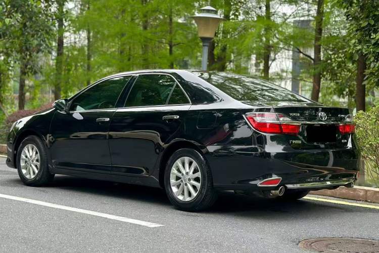 Used Toyota Camry 2016 2.0G 10th Anniversary Leading Edition Exterior 5