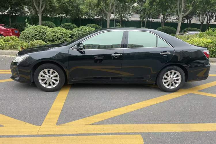 Used Toyota Camry 2016 2.0E 10th Anniversary Elite Edition Exterior 6