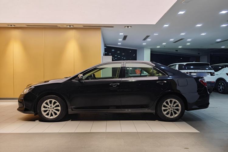 Used Toyota Camry 2016 2.0E 10th Anniversary Elite Edition Exterior 9