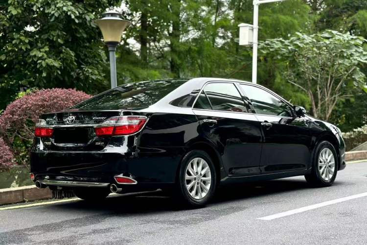 Used Toyota Camry 2016 2.0G 10th Anniversary Leading Edition Exterior 9