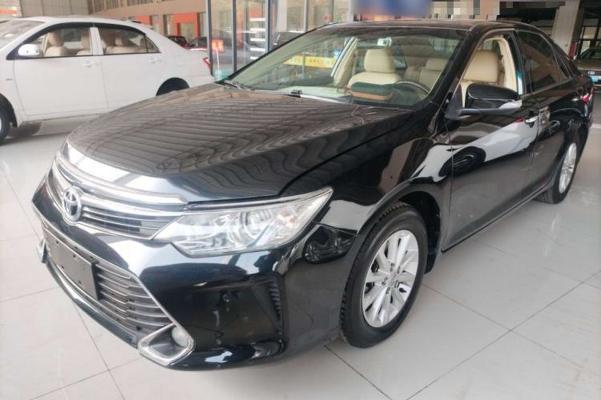 Used Toyota Camry 2016 2.0G 10th Anniversary Leading Edition Front Left 45 Deg