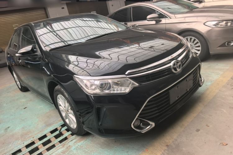 Used Toyota Camry 2016 2.0G 10th Anniversary Leading Edition Front Right 45 Deg