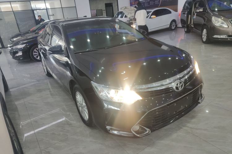 Used Toyota Camry 2016 2.0G 10th Anniversary Leading Edition Front Right 45 Deg