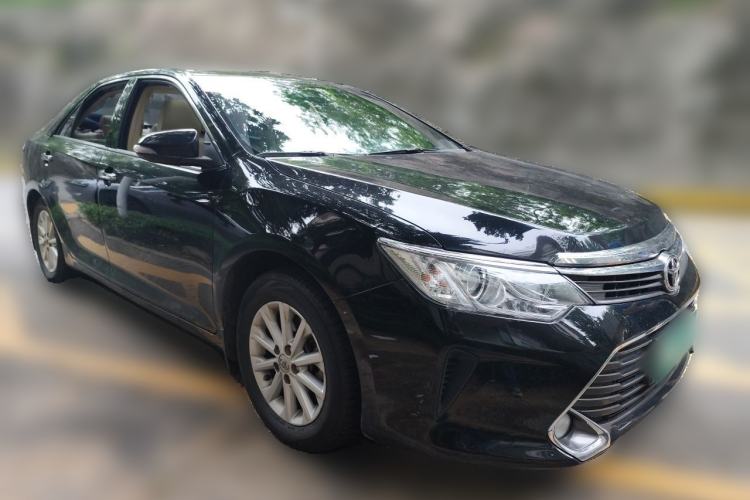 Used Toyota Camry 2016 2.0G 10th Anniversary Leading Edition Front Right 45 Deg