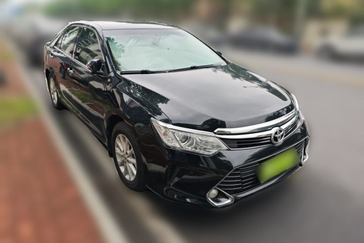 Used Toyota Camry 2016 2.0G 10th Anniversary Leading Edition Front Right 45 Deg