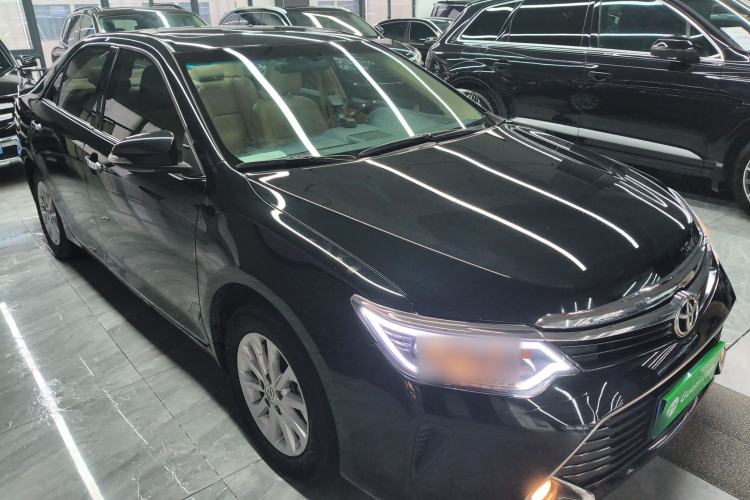 Used Toyota Camry 2016 2.0G 10th Anniversary Leading Edition Front Right 45 Deg