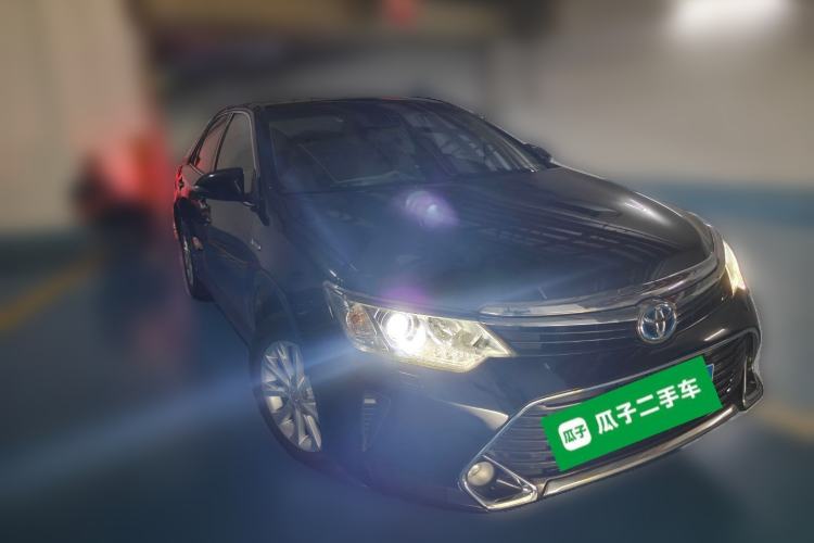 Used Toyota Camry 2016 Dual-Engine 2.5 HG 10th Anniversary Deluxe Navigation Edition Front Right 45 Deg